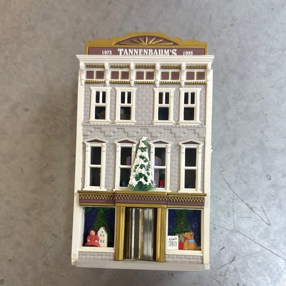 1993 Hallmark Tannenbaum’s 20 year anniversary edition ornament